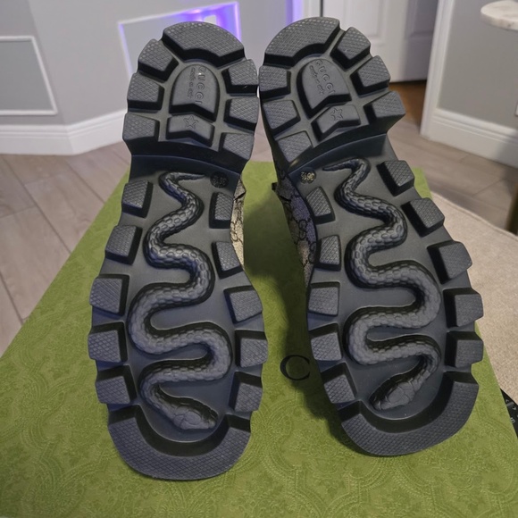 Gucci GG Supreme Monogram Magnum Calfskin Interlocking G Ankle Boots - Picture 7 of 7